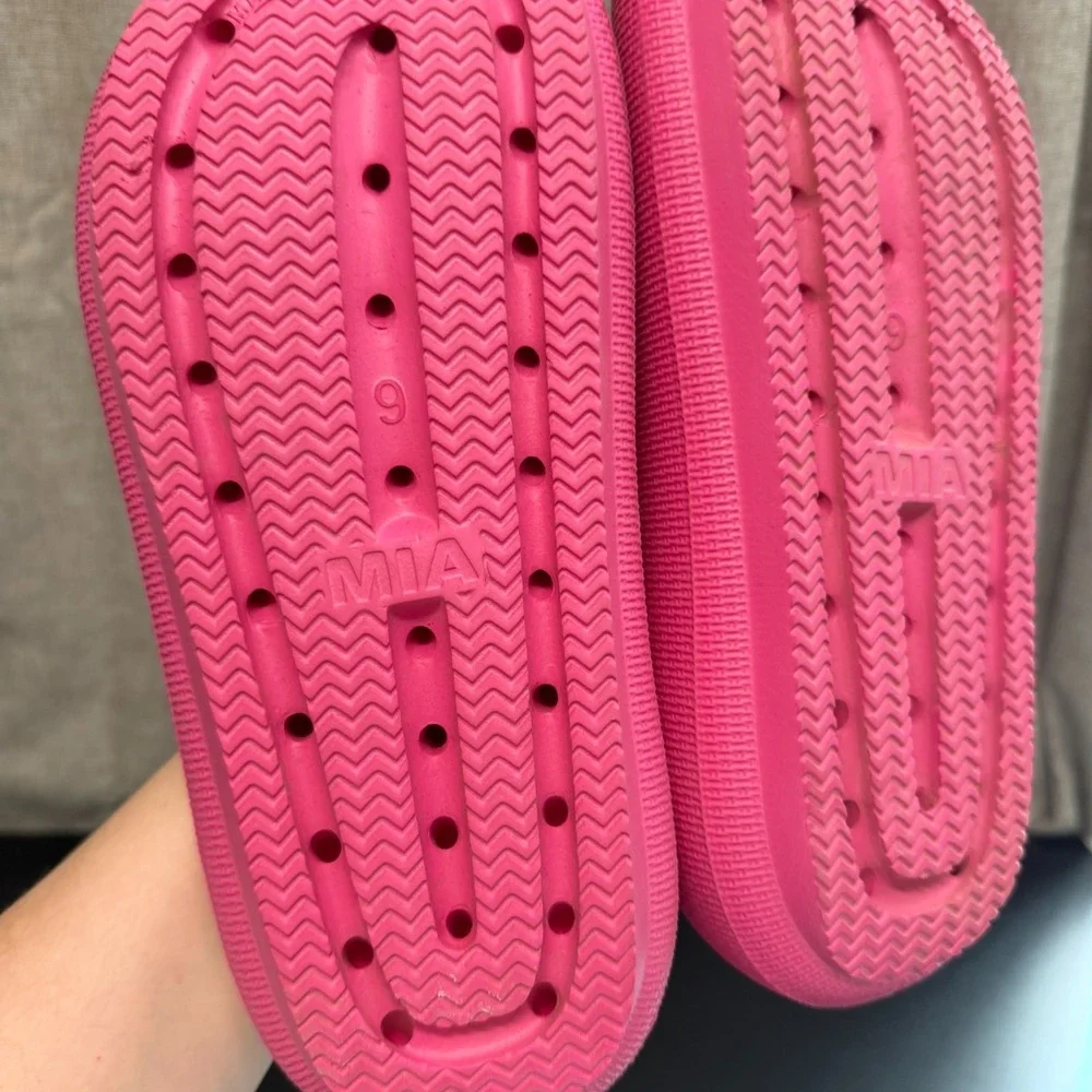 MIA Summer Flip Flops Sandals Women's 9M Pink Casual Comfort‎ Beach Pool Lounge